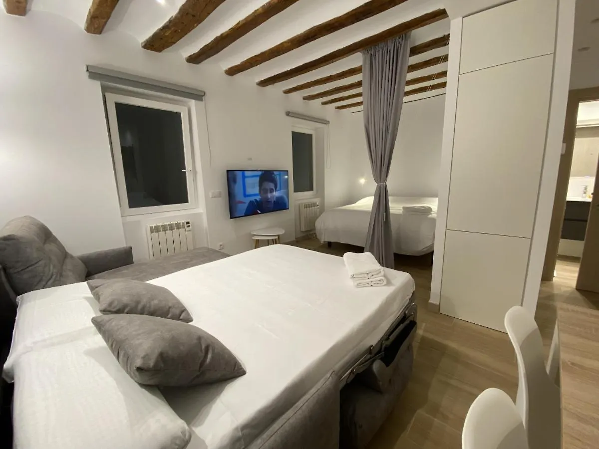 Tuapartamento Lofts Lindapamplona Appartamento Spagna